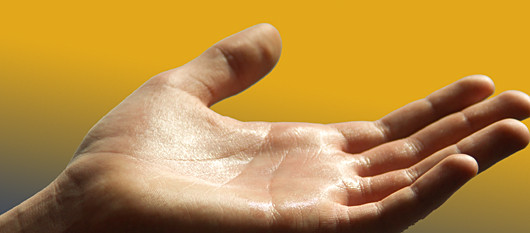 Schwitzende Hände sind für viele Menschen ein Riesenproblem